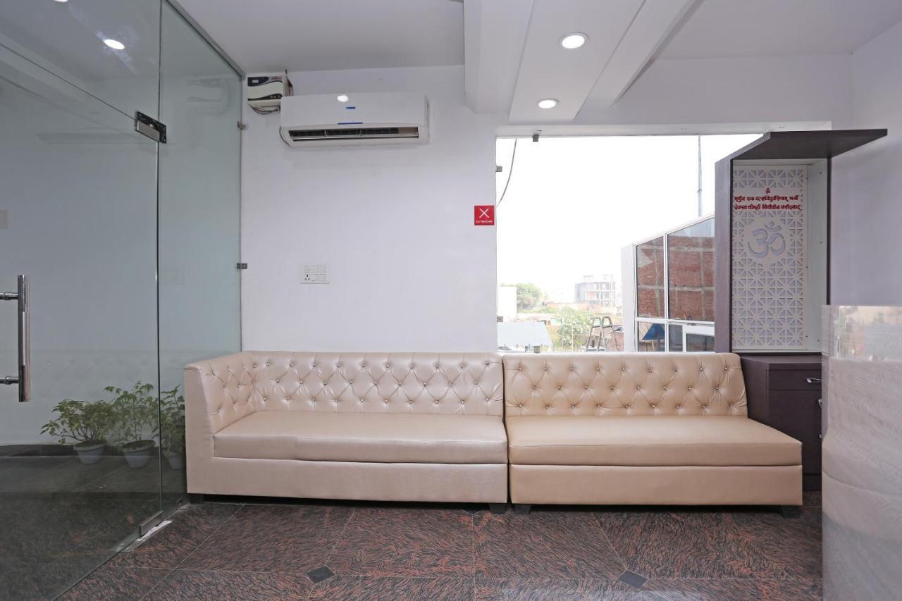 לקנאו Capital O 10060 Hotel The Leaf מראה חיצוני תמונה