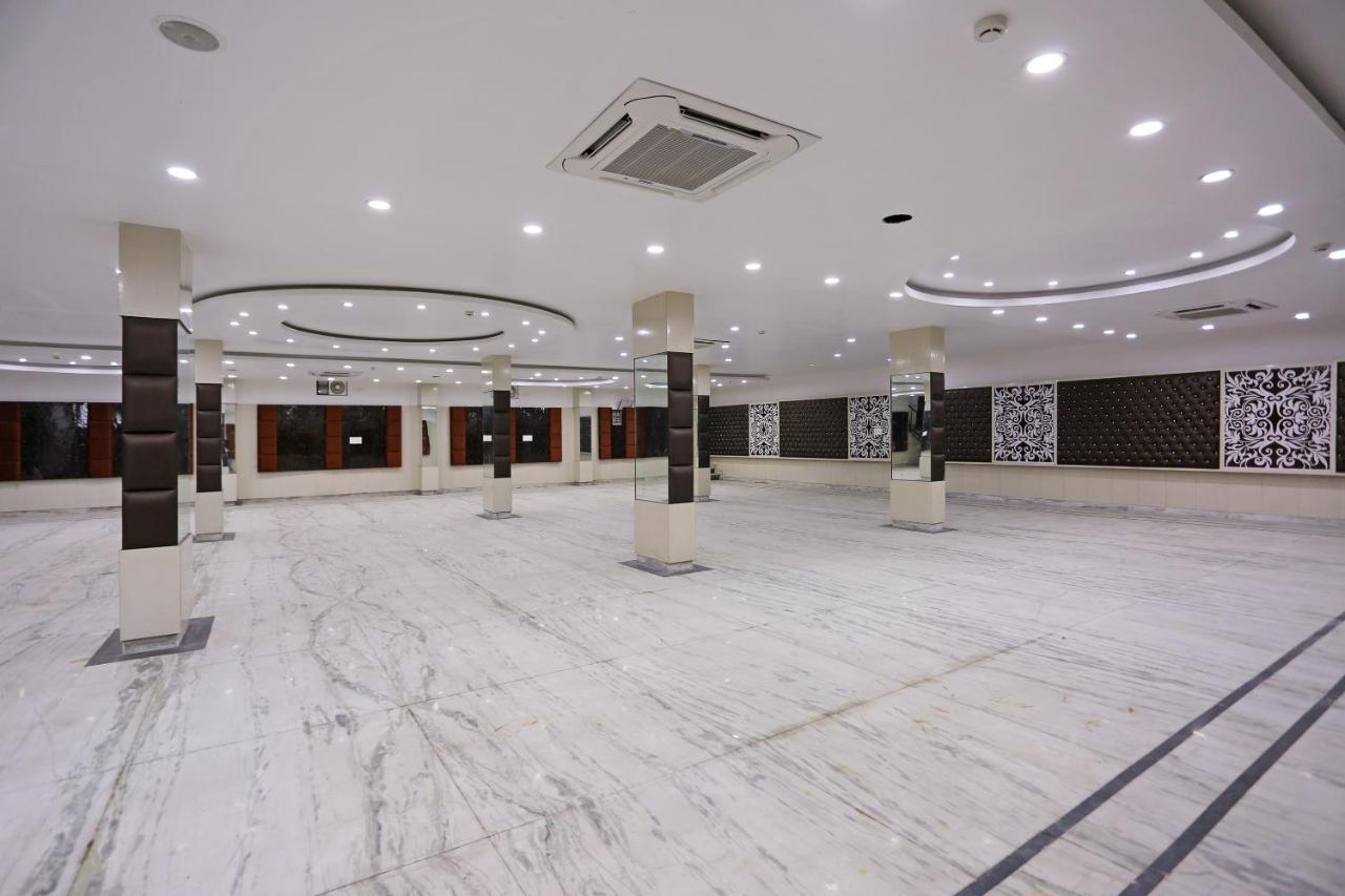 לקנאו Capital O 10060 Hotel The Leaf מראה חיצוני תמונה