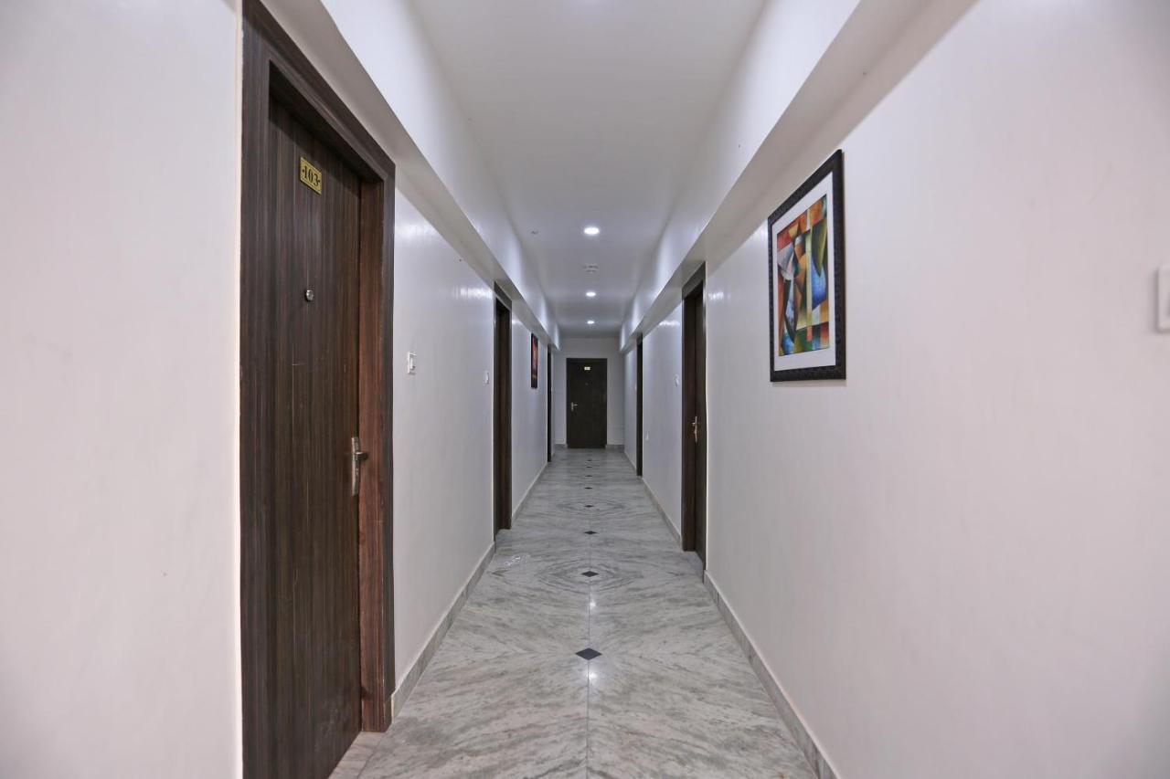 לקנאו Capital O 10060 Hotel The Leaf מראה חיצוני תמונה