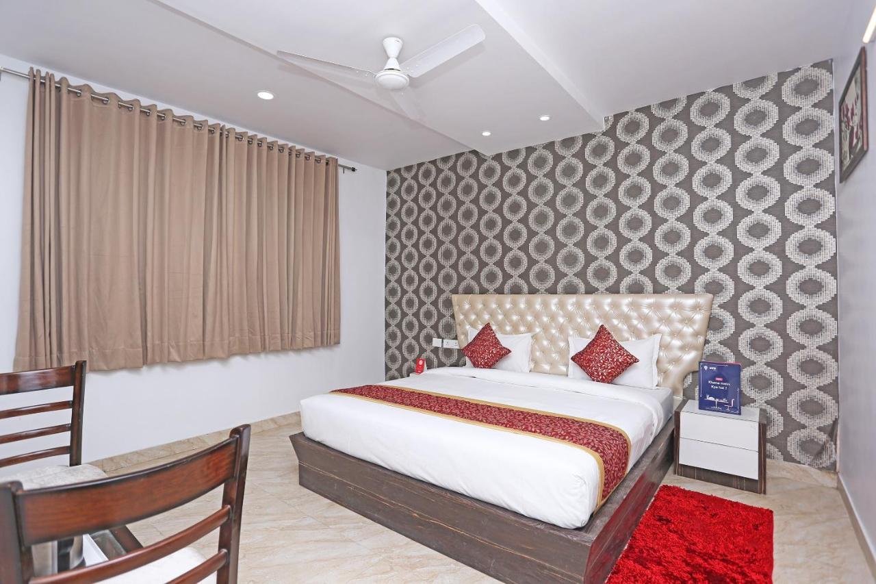 לקנאו Capital O 10060 Hotel The Leaf מראה חיצוני תמונה