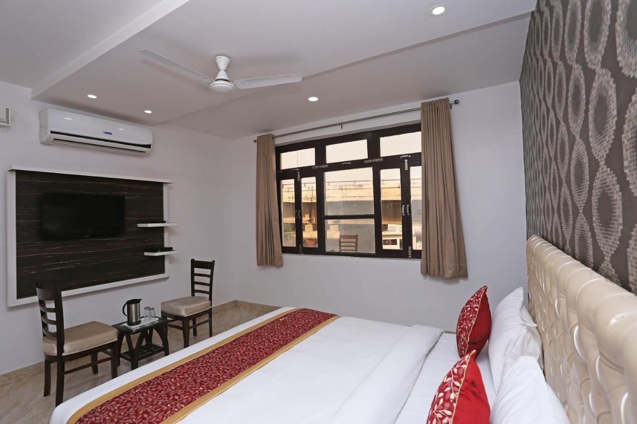 לקנאו Capital O 10060 Hotel The Leaf מראה חיצוני תמונה